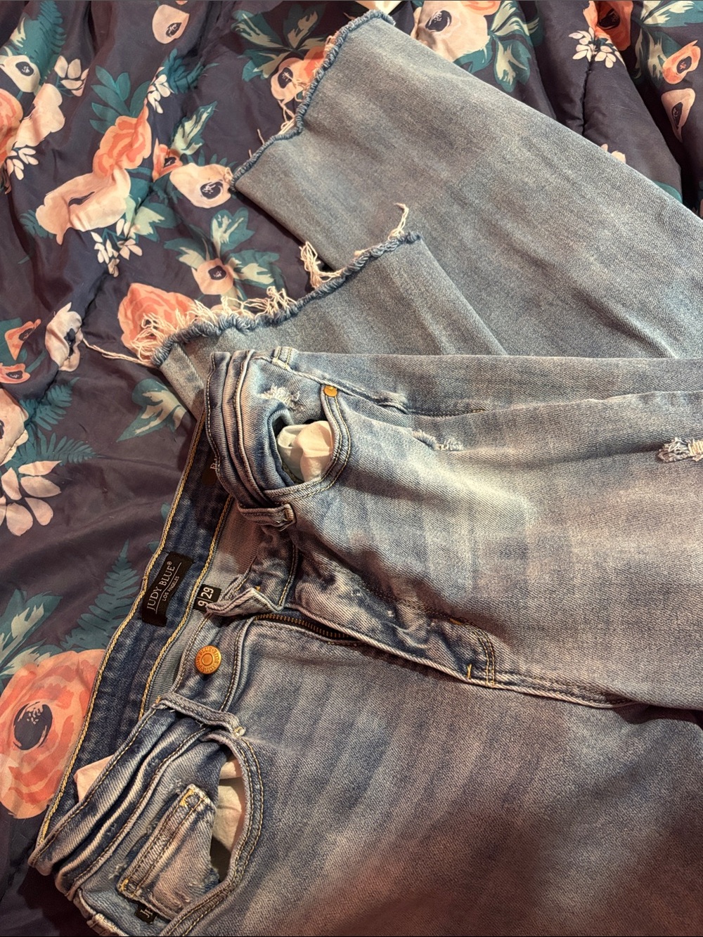 Judy Blue Light Wash Wide Leg Jeans with Frayed Hem